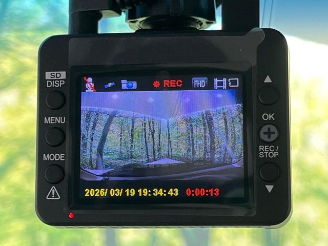 �y�h���C�u���R�[�_�[�z�h���C�u���R�[�_�[����!���s���͂������A������^�]�⎖�̂ɑ��������ہA�f���ŋL�^���A����̃��X�N�ɔ����܂��B���L�^�pSD�J�[�h�͂��q�l�����g�ł��������������K�v������܂��B