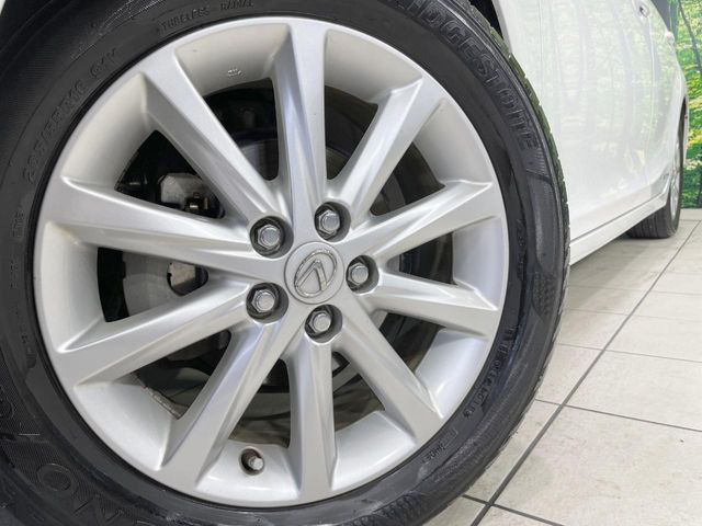 �y����16�C���`�A���~�z�C�[���z�O�ςɃ}�b�`���������A���~�z�C�[���𑕒����Ă���܂��B�e��ЊO�A���~�z�C�[����A�X�^�b�h���X�^�C�����戵�����Ă���܂��B���񂲑��k����������