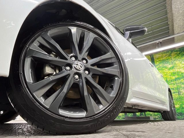 �y����17�C���`�A���~�z�C�[���z�O�ςɃ}�b�`���������A���~�z�C�[���𑕒����Ă���܂��B�e��ЊO�A���~�z�C�[����A�X�^�b�h���X�^�C�����戵�����Ă���܂��B���񂲑��k����������