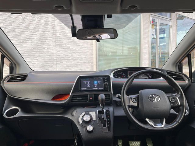 シエンタハイブリッド 1.5 G クエロ