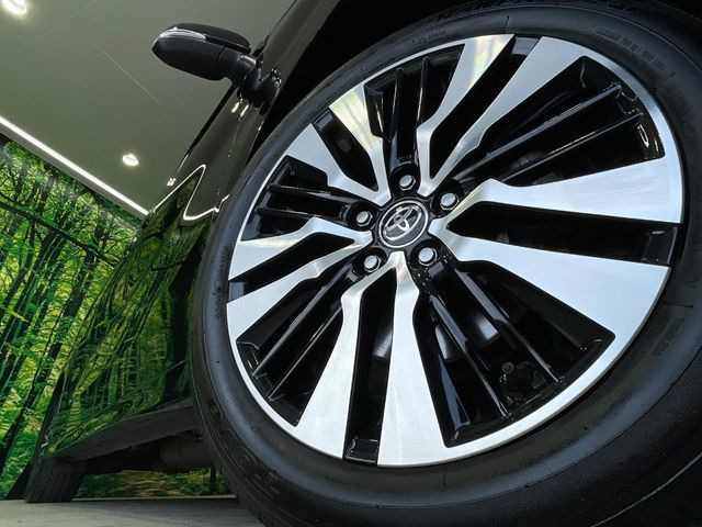 �y����18�C���`�A���~�z�C�[���z�O�ςɃ}�b�`���������A���~�z�C�[���𑕒����Ă���܂��B�e��ЊO�A���~�z�C�[����A�X�^�b�h���X�^�C�����戵�����Ă���܂��B���񂲑��k����������