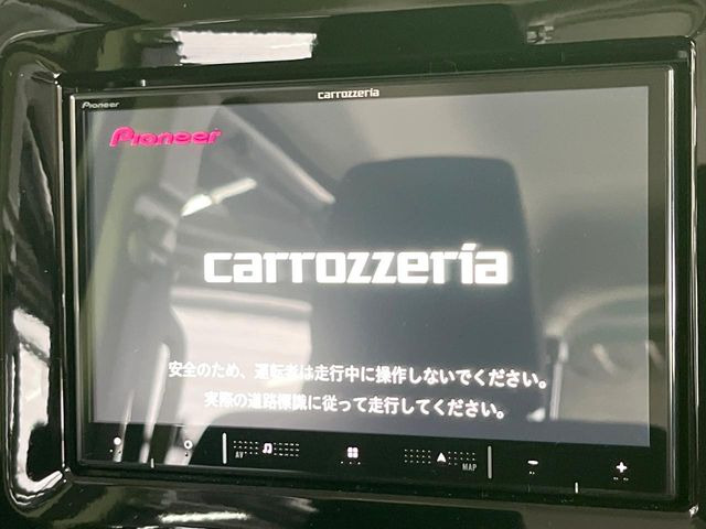 【8インチナビゲーション】目的地までしっかり案内してくれる使いやすいナビ。Bluetooth接続すればお持ちのスマホやMP3プレイヤーの音楽を再生可能!毎日の運転がさらに楽しくなります!!