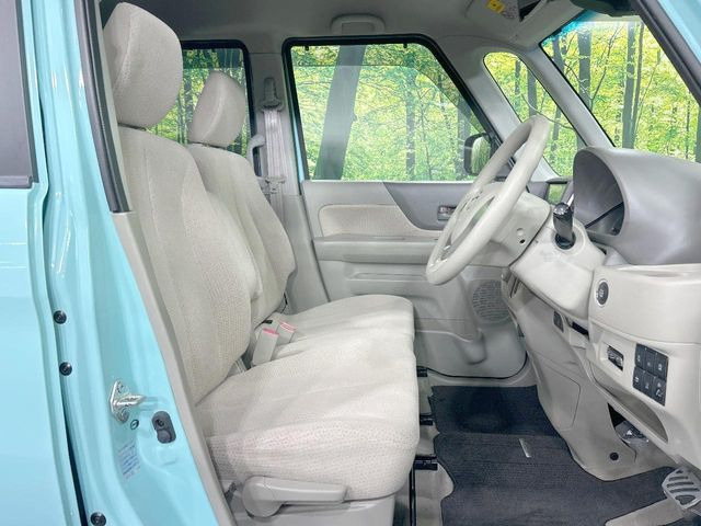 運転席シート廻りは使用感も少なく、良好な状態となっています。丁寧に使われていたことがよくわかりますね。