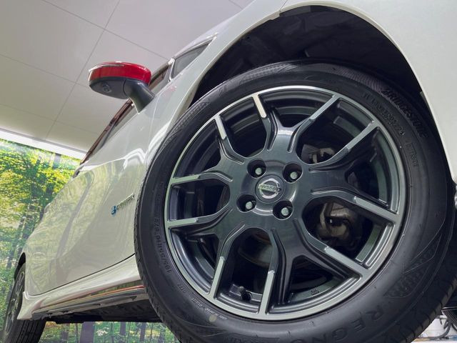 �y�O���[�h��p����16�C���`�A���~�z�C�[���z�f�U�C�����̍��������A���~�z�C�[���𑕒����Ă���܂��B�e��ЊO�A���~�z�C�[����A�X�^�b�h���X�^�C�����戵�����Ă���܂��B���񂲑��k����������