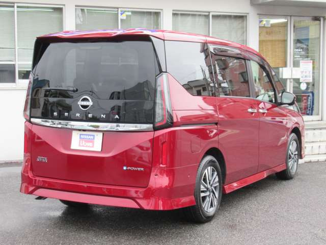 セレナ1.4 e-POWER ハイウェイスターV
