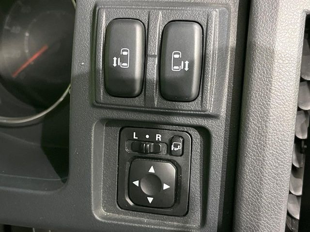 �y�����p���[�X���C�h�h�A�z�X�}�[�g�L�[��^�]�Ȃ̃X�C�b�`�Ō�ȗ����X���C�h�h�A�̊J���\���d��������͂����ăh�A���J����K�v�������A�����Ȃ��q�l�ł��ȒP�ɊJ���߂ł����K�ł���