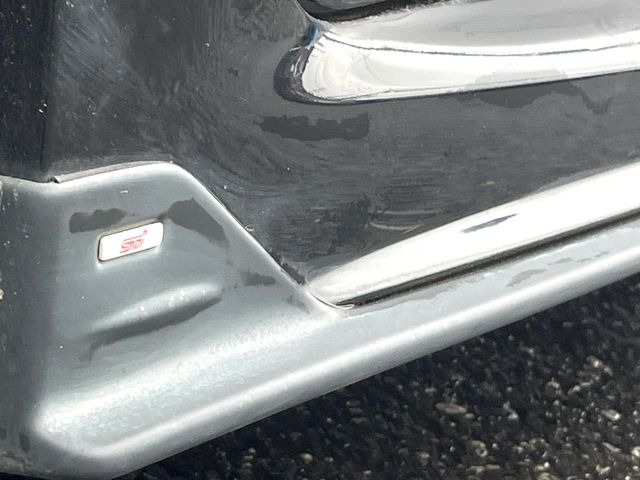 �ySTI�X�^�C���p�b�P�[�W�z�t�����g�E�T�C�h�E���A��STI�̃G�A���œ���B�O�ς̃X�|�[�e�B�[�����ۗ������Ă���邾���łȂ��A�������s���̋�̓o�����X���œK�����Ă���܂��B