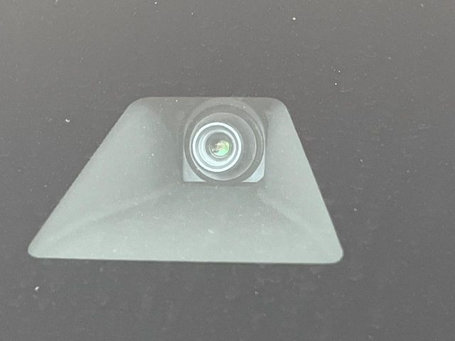 �y�C���e���W�F���g�G�}�[�W�F���V�[�u���[�L�z�t�����g�J�����őO���̎ԗ�����s�҂����m�B�Փ˂������Ȏ��͏Փ˔�Q�y���u���[�L���쓮�A�Փˉ�����T�|�[�g�B�����S�Ƀh���C�u�����y���݂��������܂��B