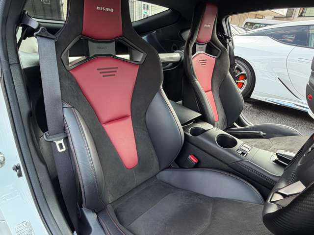 NISMO��p�`���[�j���ORECARO���X�|�[�c�V�[�g(�X���C�h�A���N���C�j���O�A�^�]��/�����)