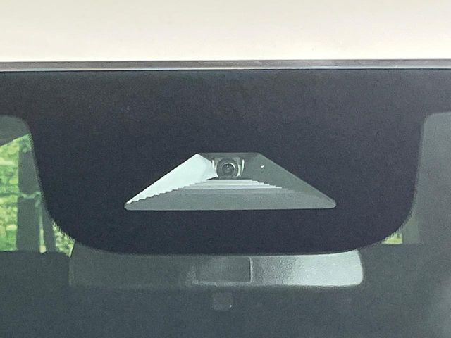 �y�z���_�Z���V���O�z���s���ɑO���̎ԗ�����F�����A�Փ˂������Ȏ��͌x��ƃu���[�L�ŏՓˉ���Ɣ�Q�y�����A�V�X�g�B�����S�Ƀh���C�u�����y���݂��������܂��B