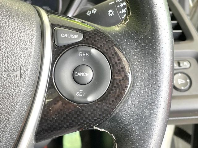 �y�N���[�Y�R���g���[���z�������H�����N���N���s�B�A�N�Z���𗣂��Ă���葬�x�ő��s���ł��A�������^�]���̕��S���y��!�����E�������ȒP�ȃX�C�b�`����Œ����ł��܂��B