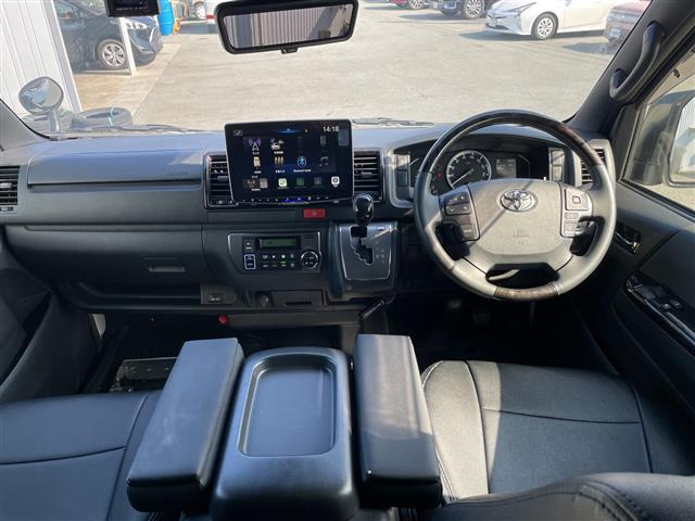 ハイエースバン