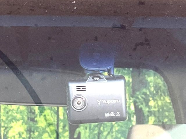 【ドライブレコーダー】ドライブレコーダー装備!走行中はもちろん、あおり運転や事故に遭遇した際、映像で記録し、万一のリスクに備えます。※記録用SDカードはお客様ご自身でご準備いただく必要があります。