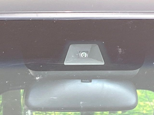 �y�z���_�Z���V���O�z���s���ɑO���̎ԗ�����F�����A�Փ˂������Ȏ��͌x��ƃu���[�L�ŏՓˉ���Ɣ�Q�y�����A�V�X�g�B�����S�Ƀh���C�u�����y���݂��������܂��B