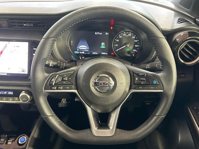 �y�����v�����X�e�A�����O�z�㎿�Ȋv���g�p���邱�ƂŁA��ɂ����������݂ƂĂ��^�]���₷���n���h���ł���