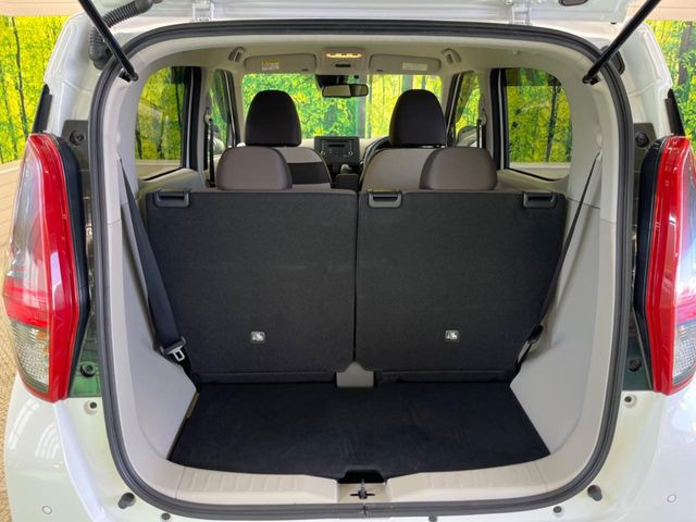 ���i�̂���������ʋ΁A���}���ɏ\���ȉ׎��X�y�[�X���m�ۂ��Ă���܂��B�Z�J���h�V�[�g��|���ƁA�傫�ȉו��̐ύڂ��\�ł���