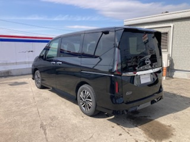 セレナ1.4 e-4ORCE ハイウェイスターV 4WD