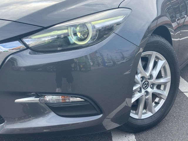 �yLED�w�b�h���C�g�z���V����ԑ��s�����ǍD�Ȏ��E���m�ۂ����S���ĉ^�]�ł��鍂�P�xLED�w�b�h���C�g�𑕔�!�_�����x�������A����d�͂��}�����Ă��܂��B