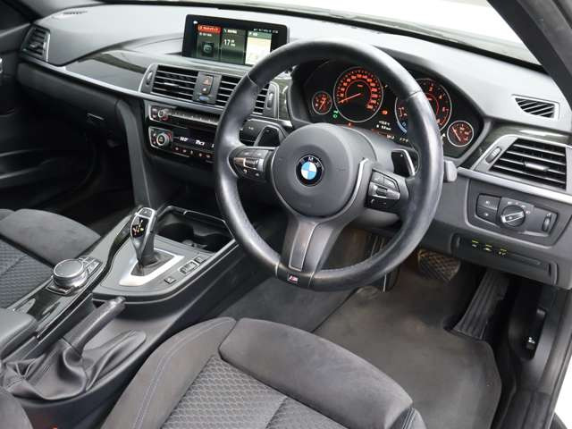 3シリーズツーリング320d Mスポーツ