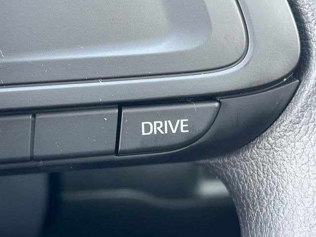 �y�h���C�u���[�h�Z���N�g�z�R���t�H�[�g�ȏ�薡����X�|�[�e�B�ȏ�薡�܂ŃX�C�b�`��Ő؂�ւ��\�B�V�[����C���ɍ��킹�����[�h��I�ׂ΁A�����̃h���C�u������w�y�����Ȃ�܂���