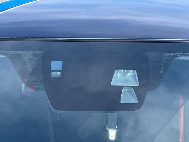 �yi-ACTIVESENSE�z���s���ɑO���̎ԗ�����F�����A�Փ˂������Ȏ��͌x��ƃu���[�L�ŏՓˉ���Ɣ�Q�y�����A�V�X�g�B�����S�Ƀh���C�u�����y���݂��������܂��B