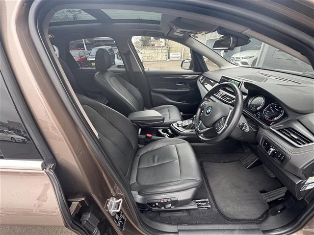 2シリーズアクティブツアラー218d ラグジュアリー