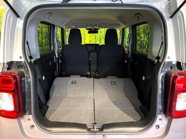 普段のお買い物や通勤、送迎等に十分な荷室スペースを確保しております。セカンドシートを倒すと、大きな荷物の積載も可能です♪
