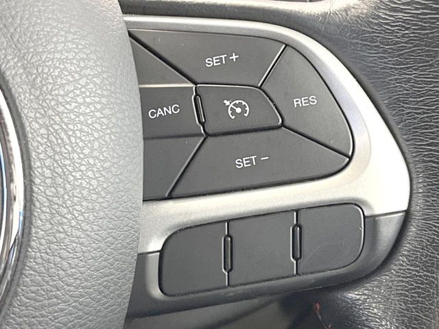 ���I�[�g�N���[�Y�R���g���[��:�������H�⎩���Ԑ�p���H���ɂāA�葬���q���\�ƂȂ�֗��ȋ@�\�ł��B�������ړ��̍ۂł����ɂ����֗��ɂ��g�����������܂���