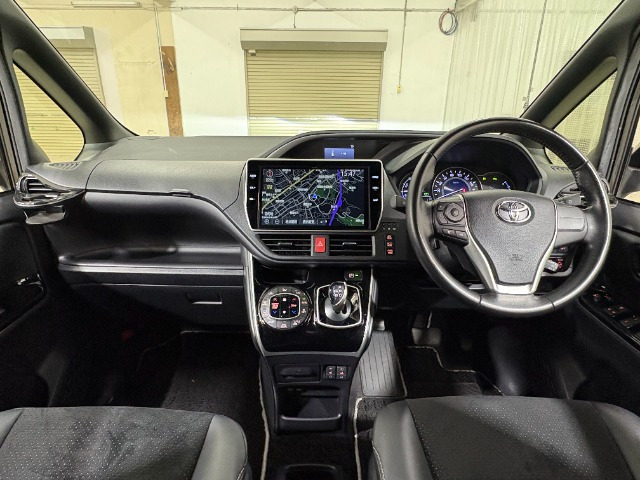 ヴォクシー1.8 ハイブリッド ZS 煌III