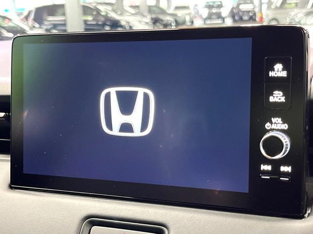 �y9�C���` �z���_�R�l�N�g�f�B�X�v���C�z���F���̍������ʃf�B�X�v���C�Ńi�r�̎g�p��A�������̃X�}�[�g�t�H���ƘA�g����bluetooth�ł̉��y�Đ����\�ł���