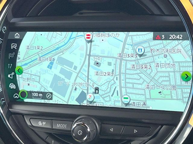 �������i�r:��̊��̂���i�r�́A����������ԓ������o���Ă���܂��B�I�[�f�B�I�@�\���[�����Ă���܂��̂ŁA�^�]�����y���߂܂���