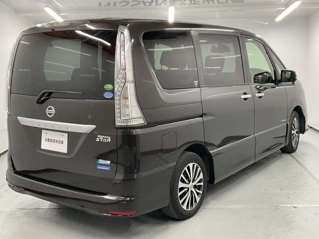 セレナ2.0 ハイウェイスター S-HYBRID アドバンスドセーフティパッケージ