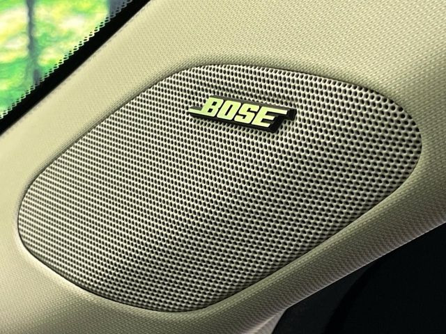 �yBOSE�T�E���h�V�X�e���z���[�J�[�I�v�V�����̍��i�ʃT�E���h�V�X�e���𓋍ځB��p�̃`���[�j���O���{���ꂽ�召�l�X�ȃX�s�[�J�[����ǎ��ȃT�E���h���t�ł��A�Տꊴ���ӂ�鉹����Ԃ����o���܂��B