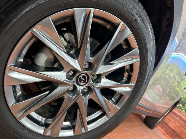 �y����19�C���`�A���~�z�C�[���z�O�ςɃ}�b�`���������A���~�z�C�[���𑕒����Ă���܂��B�e��ЊO�A���~�z�C�[����A�X�^�b�h���X�^�C�����戵�����Ă���܂��B���񂲑��k����������