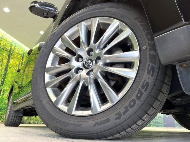 �y����18�C���`�A���~�z�C�[���z�O�ςɃ}�b�`���������A���~�z�C�[���𑕒����Ă���܂��B�e��ЊO�A���~�z�C�[����A�X�^�b�h���X�^�C�����戵�����Ă���܂��B���񂲑��k����������