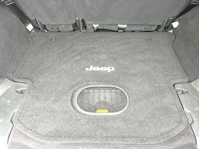 ���g�����N���[��:����L������e�X�y�[�X!���ꂾ���̍L��������΂��������⃌�W���[�Ȃǂɂ��œK�ł�!�g�p�������Ȃ����ꂢ�ȏ�Ԃ��ێ����Ă���܂��B