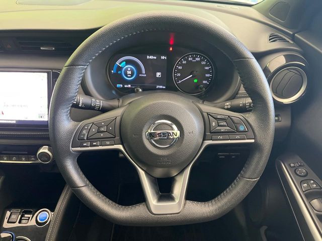 �y�����v�����X�e�A�����O�z�㎿�Ȋv���g�p���邱�ƂŁA��ɂ����������݂ƂĂ��^�]���₷���n���h���ł���