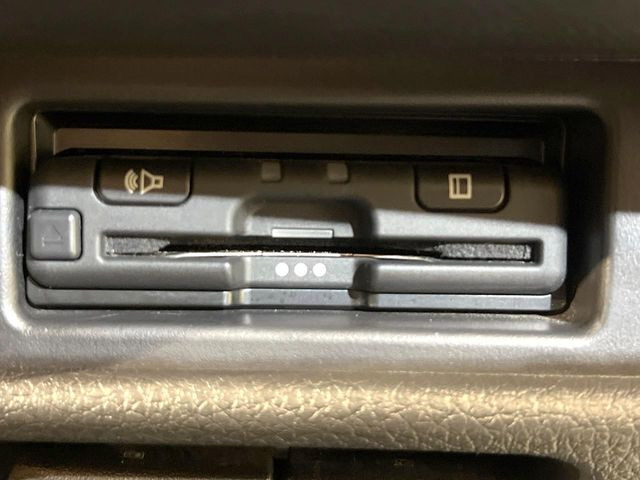 【ETC】高速道路の料金所をストレスなく通過!話題のスポットやサービスエリアに多い「スマートIC」利用時は必須のアイテムです。当店でセットアップを実施、ご納車当日からすぐにご利用いただけます!