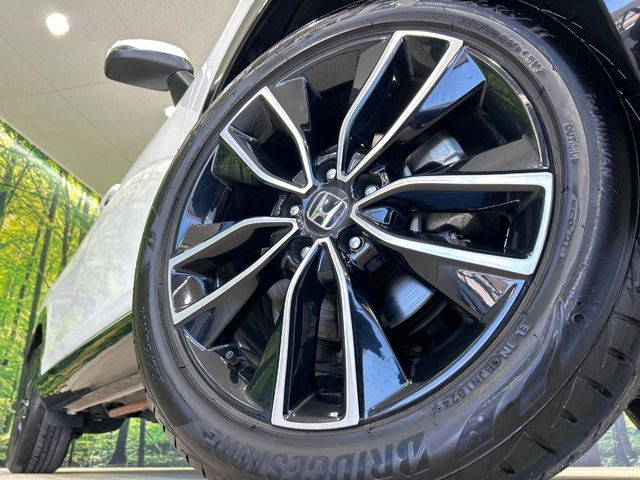 �y����18�C���`�A���~�z�C�[���z�O�ςɃ}�b�`���������A���~�z�C�[���𑕒����Ă���܂��B�e��ЊO�A���~�z�C�[����A�X�^�b�h���X�^�C�����戵�����Ă���܂��B���񂲑��k����������