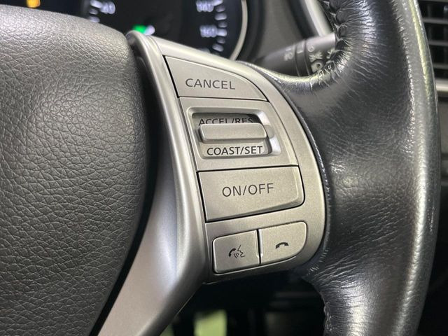 �y�N���[�Y�R���g���[���z�������H�����N���N���s�B�A�N�Z���𗣂��Ă���葬�x�ő��s���ł��A�������^�]���̕��S���y��!�����E�������ȒP�ȃX�C�b�`����Œ����ł��܂��B