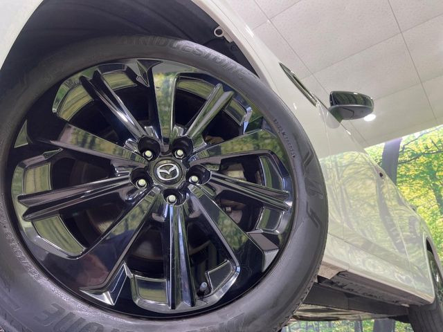 �y����20�C���`�A���~�z�C�[���z�O�ςɃ}�b�`���������A���~�z�C�[���𑕒����Ă���܂��B�e��ЊO�A���~�z�C�[����A�X�^�b�h���X�^�C�����戵�����Ă���܂��B���񂲑��k����������