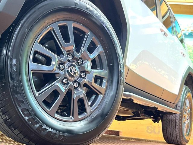 �y����18�C���`�A���~�z�C�[���z�O�ςɃ}�b�`���������A���~�z�C�[���𑕒����Ă���܂��B�e��ЊO�A���~�z�C�[����A�X�^�b�h���X�^�C�����戵�����Ă���܂��B���񂲑��k����������