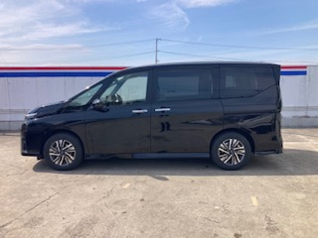 セレナ1.4 e-4ORCE ハイウェイスターV 4WD