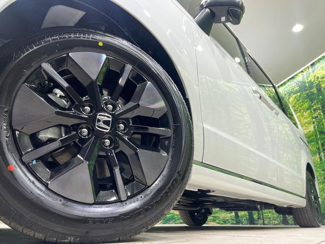 �y����16�C���`�A���~�z�C�[���z�O�ςɃ}�b�`���������A���~�z�C�[���𑕒����Ă���܂��B�e��ЊO�A���~�z�C�[����A�X�^�b�h���X�^�C�����戵�����Ă���܂��B���񂲑��k����������