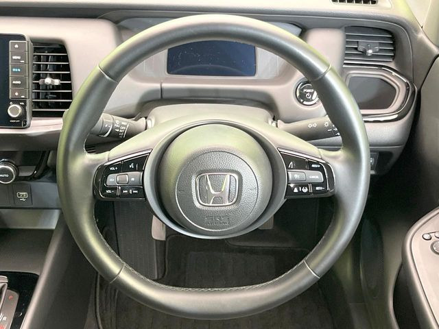 �y�����v�����X�e�A�����O�z�㎿�Ȋv���g�p���邱�ƂŁA��ɂ����������݂ƂĂ��^�]���₷���n���h���ł���