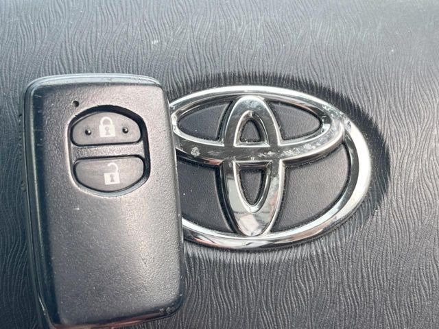 �y�X�}�[�g�L�[�z�J�o����|�P�b�g�ɓ��ꂽ�܂܂ł��h�A�̎{���E�������\�ȃX�}�[�g�L�[�𑕔��B�G���W���̃I���E�I�t�����J�M�����o���K�v����������Ƃ��Ă��֗��ł���