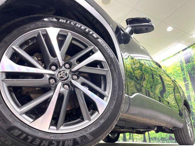 �y����18�C���`�A���~�z�C�[���z�O�ςɃ}�b�`���������A���~�z�C�[���𑕒����Ă���܂��B�e��ЊO�A���~�z�C�[����A�X�^�b�h���X�^�C�����戵�����Ă���܂��B���񂲑��k����������