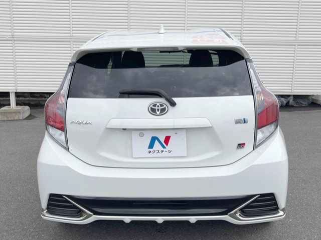 安心の最長10年・走行無制限保証(有償)をご用意。保証内容も充実はもちろん、無料点検&オイル交換や、年中無休の全国・24時間ロードサービスも付帯されておりますのでご安心下さい。