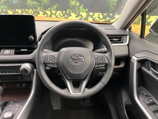 �y�����v�����X�e�A�����O�z�㎿�Ȋv���g�p���邱�ƂŁA��ɂ����������݂ƂĂ��^�]���₷���n���h���ł���