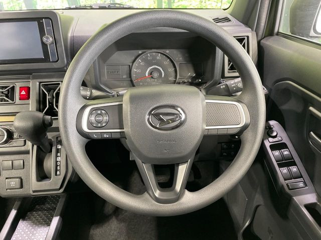 �y�����v�����X�e�A�����O�z�㎿�Ȋv���g�p���邱�ƂŁA��ɂ����������݂ƂĂ��^�]���₷���n���h���ł���